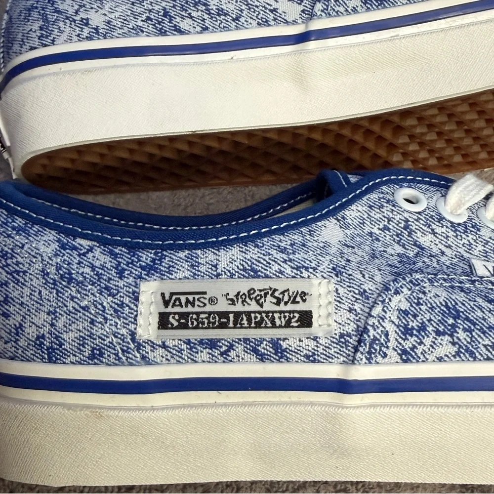 Vans authentic 44 D Brand new